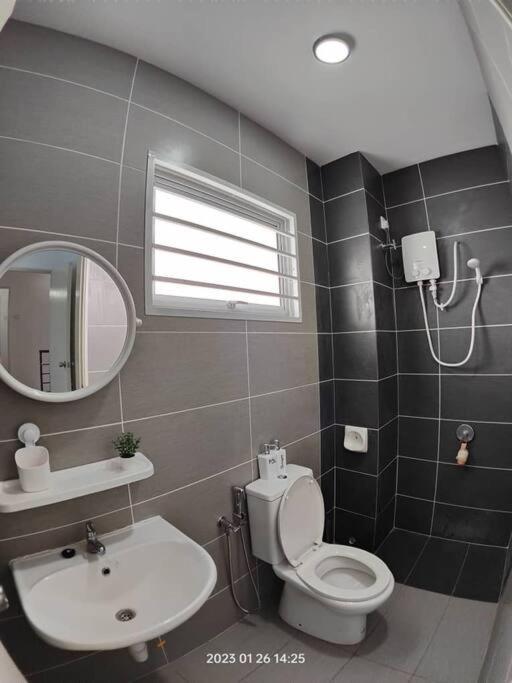Prima Guest House - Puncak Alam Homestay Mus-Lim Friendly Bandar Puncak Alam Bagian luar foto