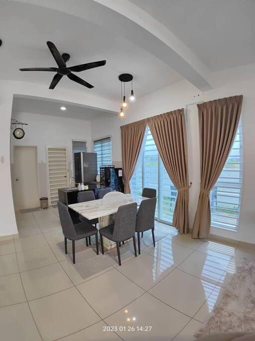Prima Guest House - Puncak Alam Homestay Mus-Lim Friendly Bandar Puncak Alam Bagian luar foto
